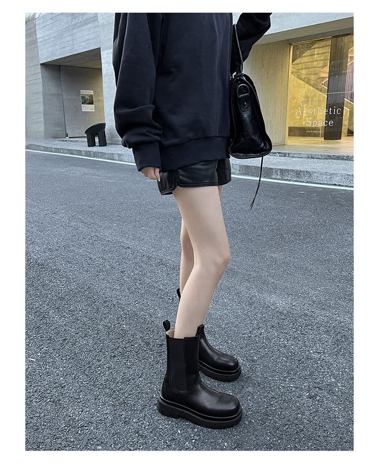 クラシックサイドゴアショートブーツ