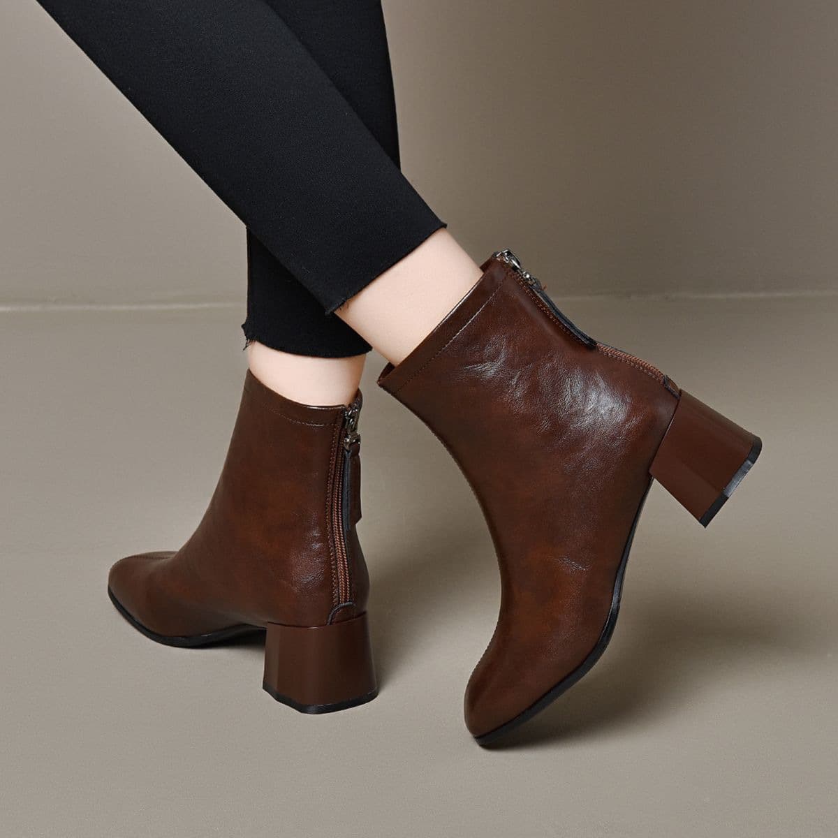 上質クラシカルレザーショートブーツ