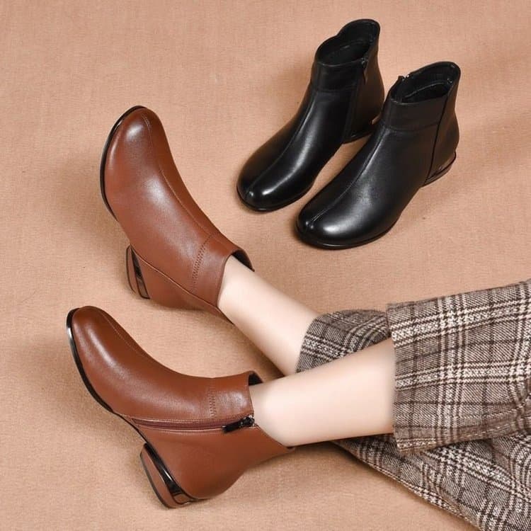 なめらかレザーフラットショートブーツ