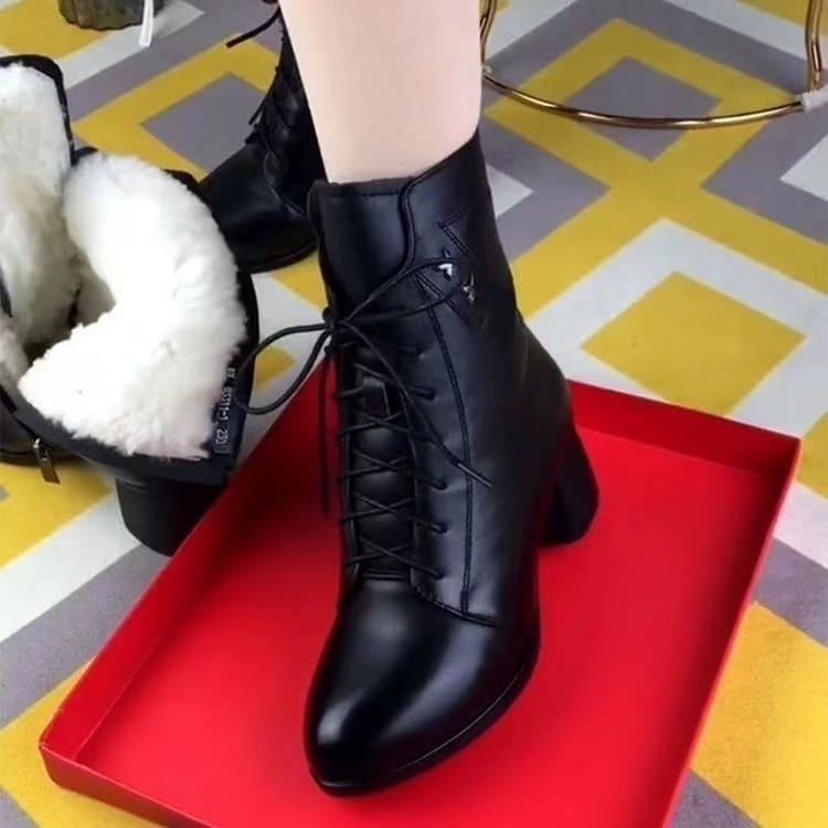 あったか裏ボア編み上げショートブーツ