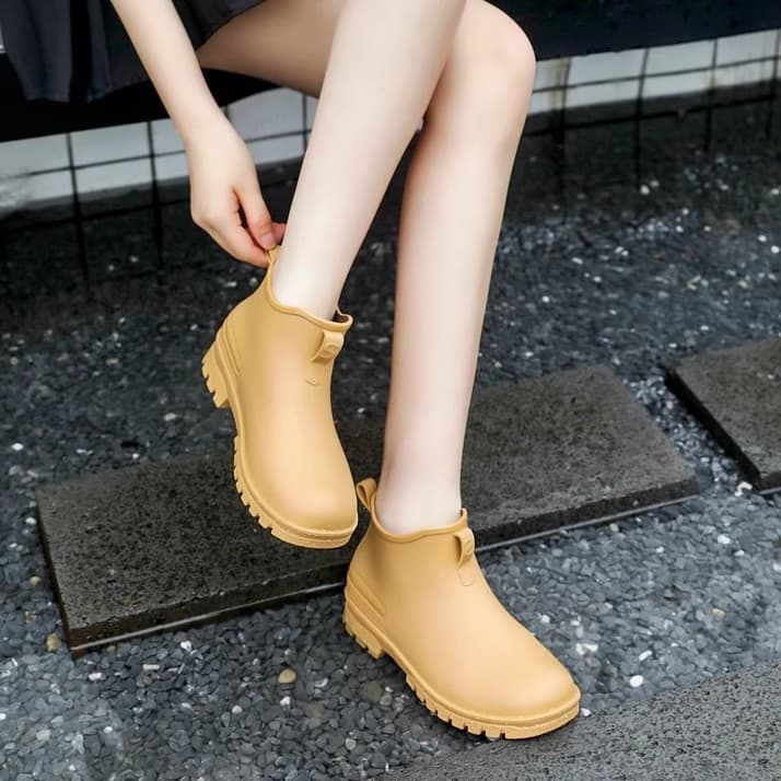 シンプル防水ショートブーツ