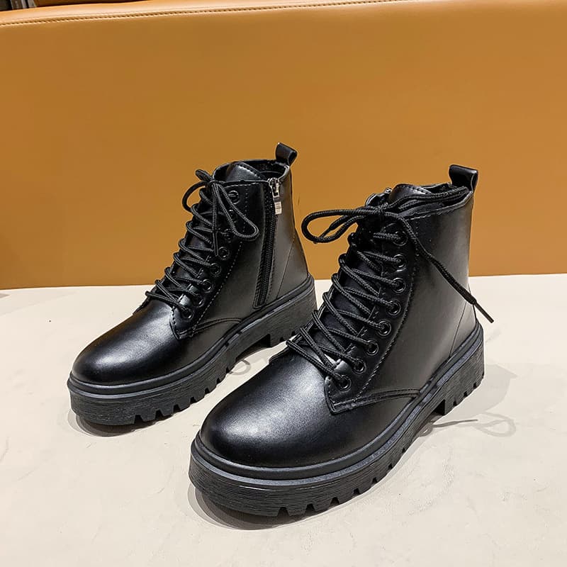 レースアップ厚底ショートブーツ