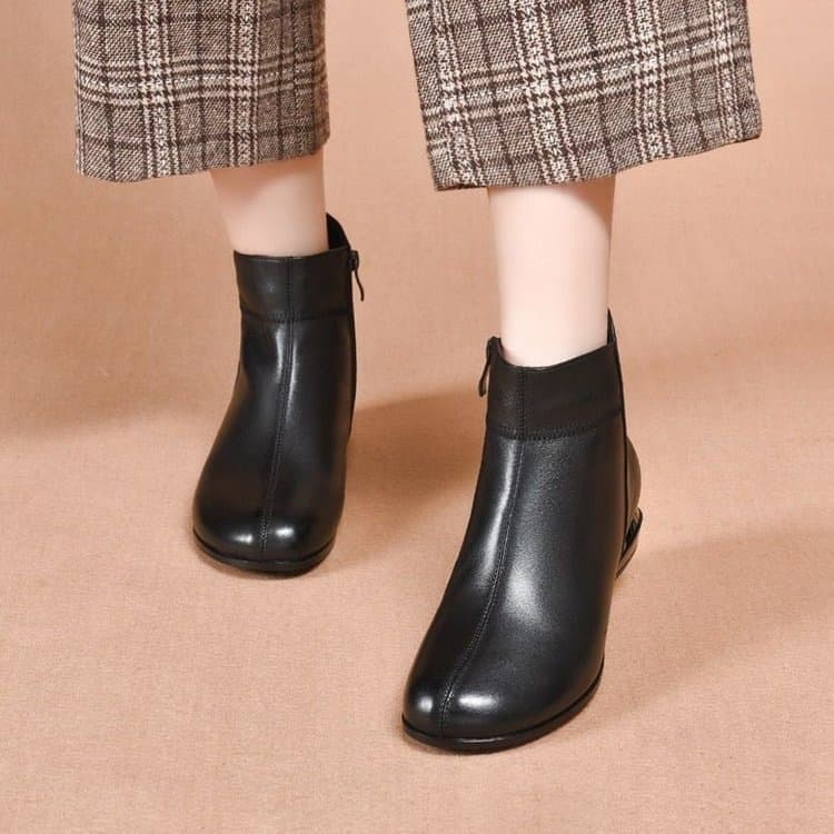 なめらかレザーフラットショートブーツ