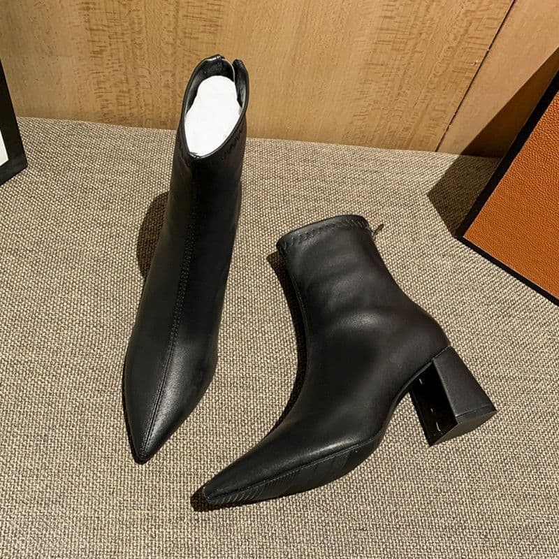 シンプル上品ショートブーツ