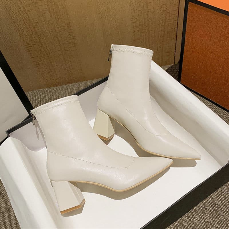 シンプル上品ショートブーツ