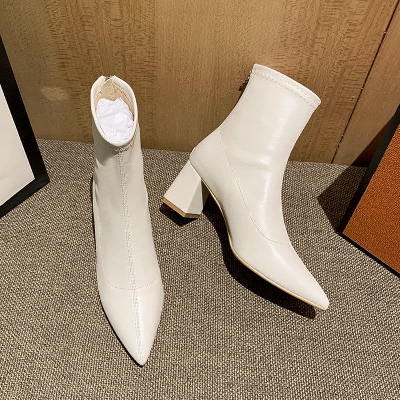 シンプル上品ショートブーツ