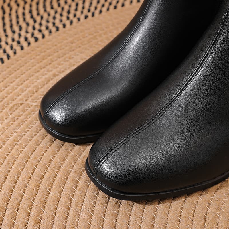 シンプル上品ショートブーツ